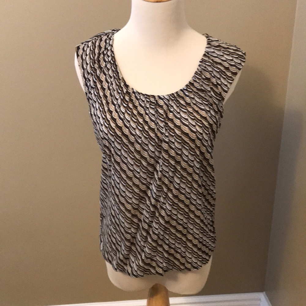 Women sleeveless top